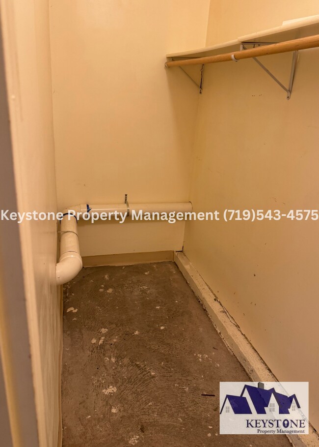 Building Photo - Charming Pet Friendly House 2 Bedroom/1.5 ...