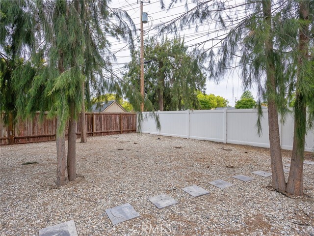 Building Photo - 927 N Screenland Dr