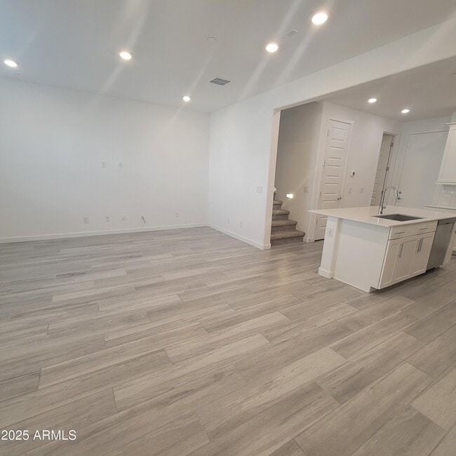 Building Photo - 4077 S Sabrina Dr