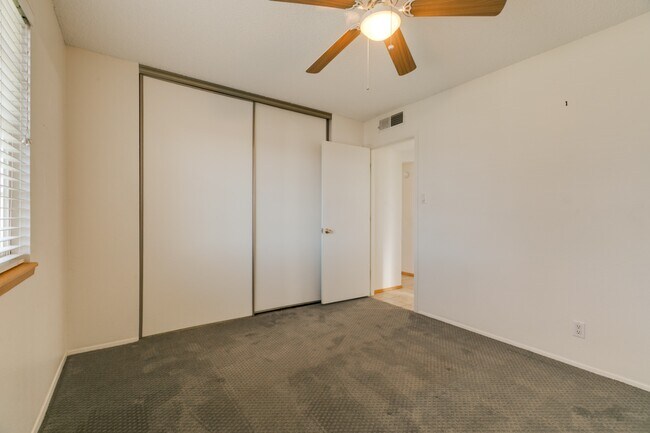 Building Photo - 1612 Pablo Ct NE