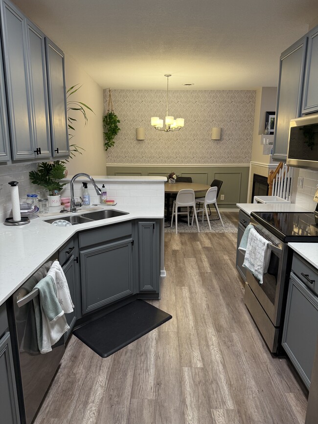 Building Photo - 11190 204th St W