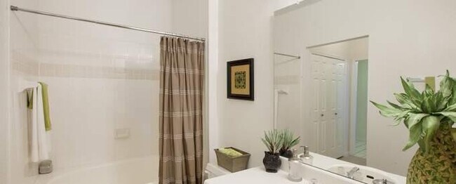 Building Photo - 2 bedroom in Stafford TX 77477