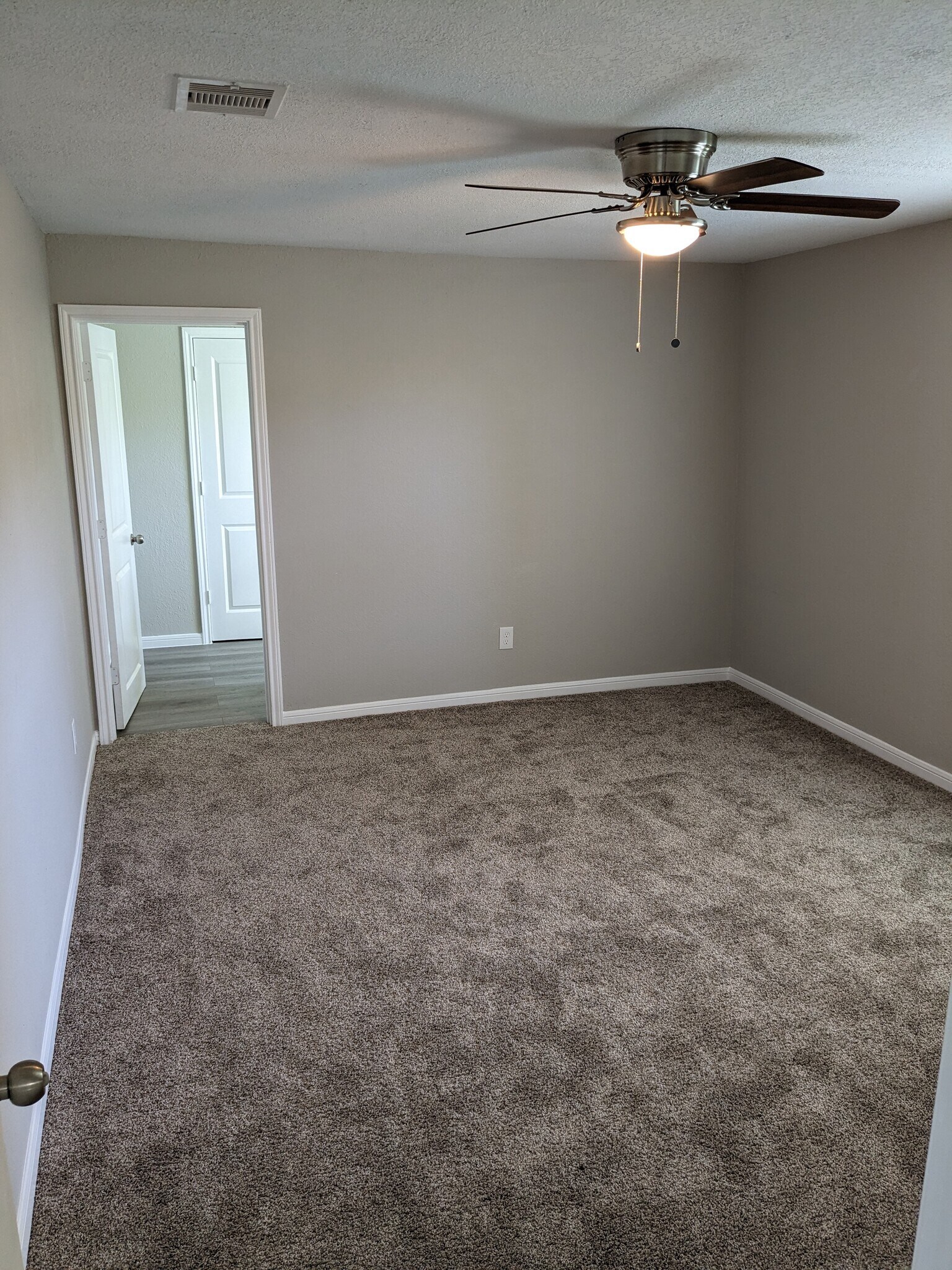 Master Bedroom - 514 Corydon Dr