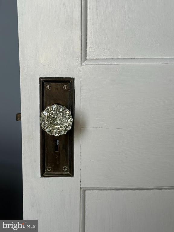 Building Photo - 295 E Main St