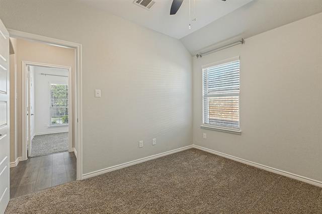 Building Photo - 314 Gatecrest Dr