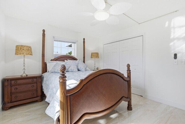 Building Photo - 1050 Sugar Sands Blvd