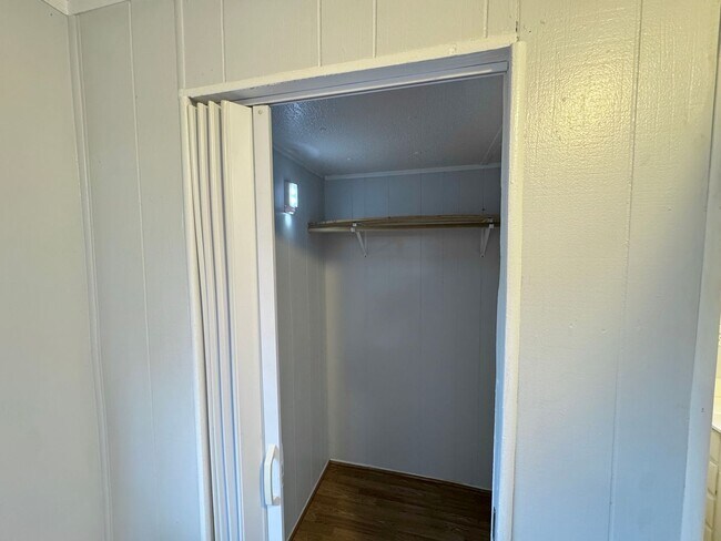 Building Photo - Statesville - HWY 90 - 3 Bedroom/ 1.5 Bath
