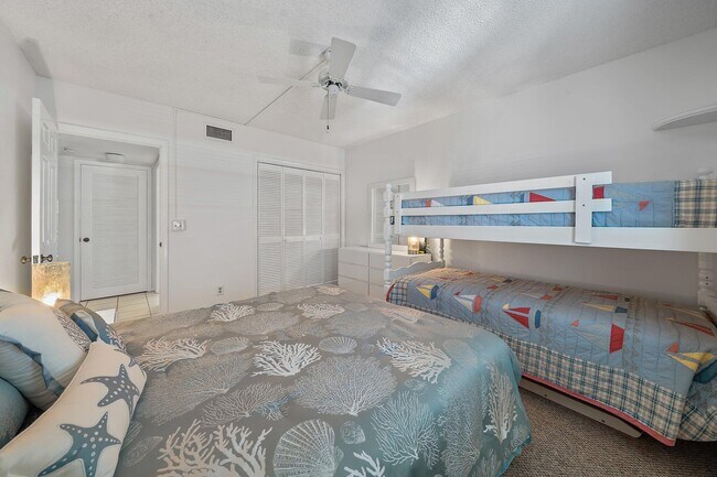 Building Photo - 300 N Hwy A1A
