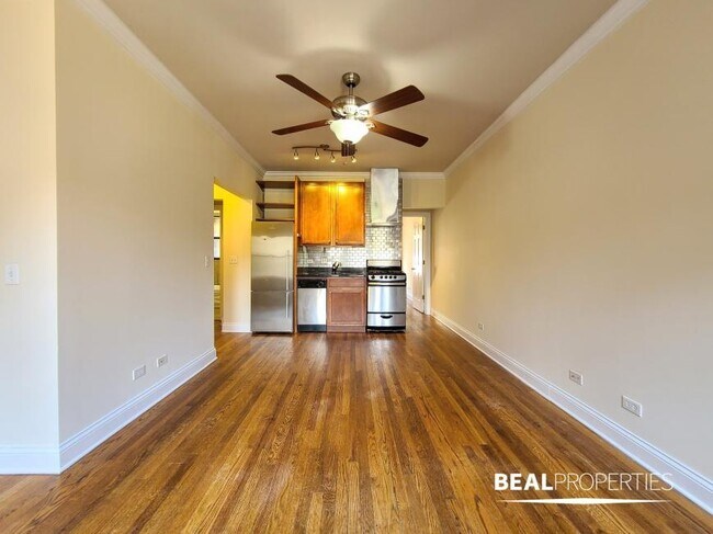 Building Photo - 1 bedroom in CHICAGO IL 60613