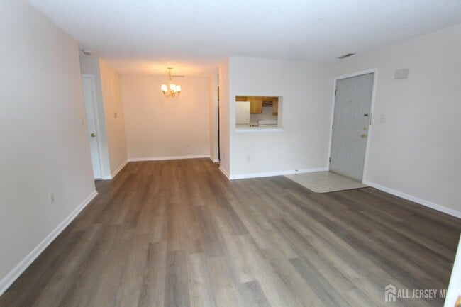 Building Photo - 4707 Ravens Crest Dr