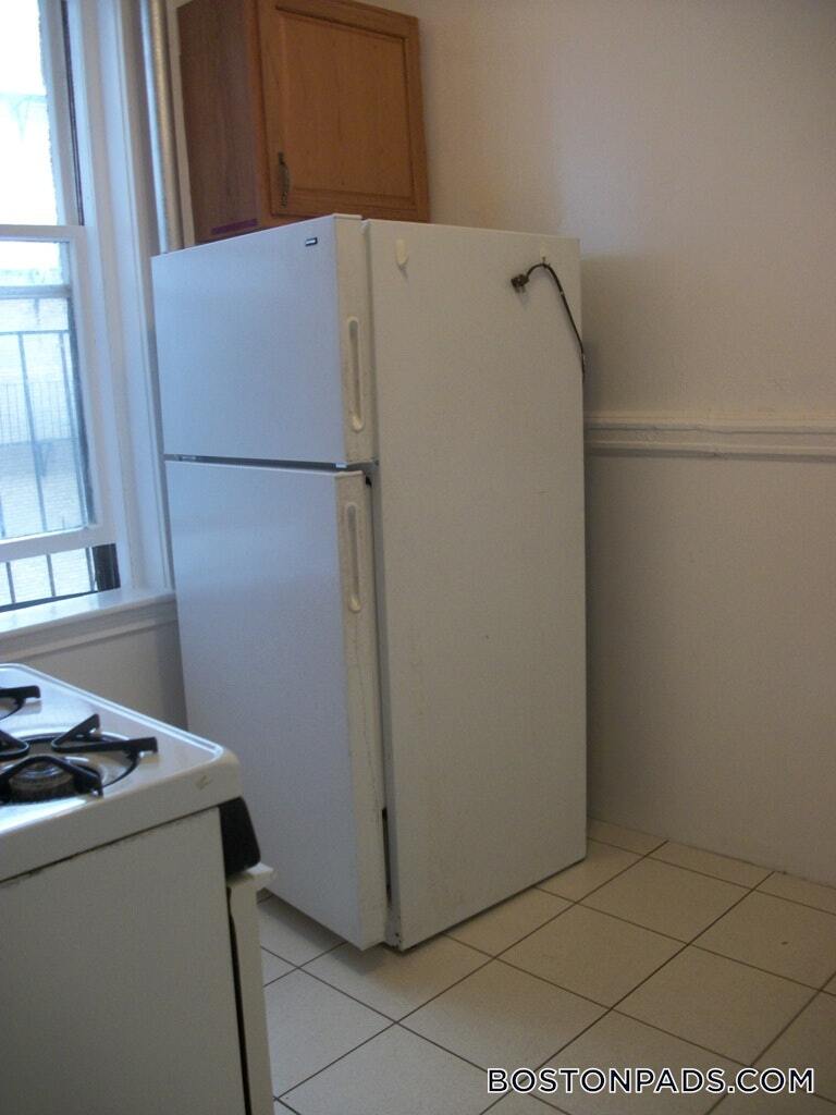 Building Photo - 137 Park Dr