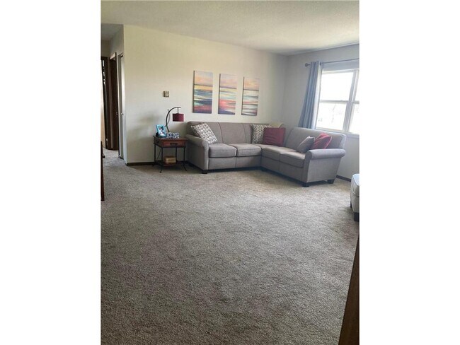 Building Photo - 311 W Bert St