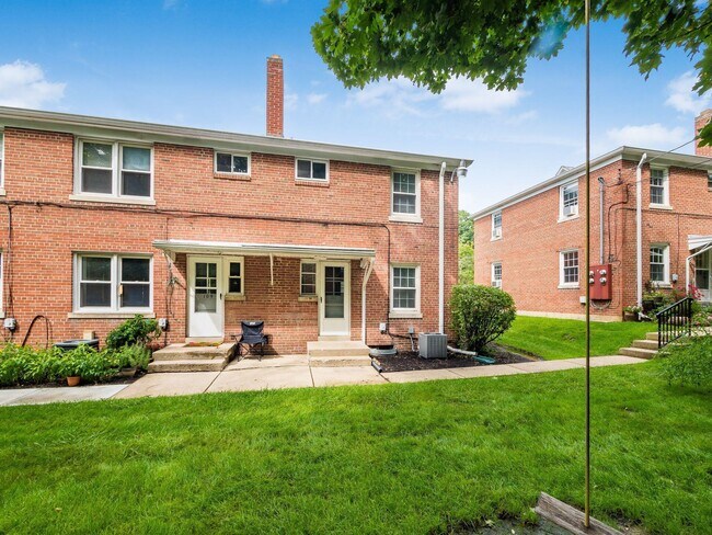 Building Photo - 111 E Selby Blvd
