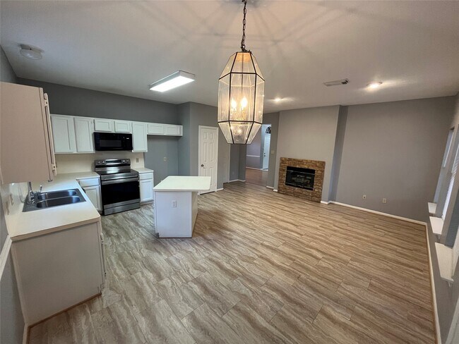 Building Photo - 16027 Silver Valley Dr