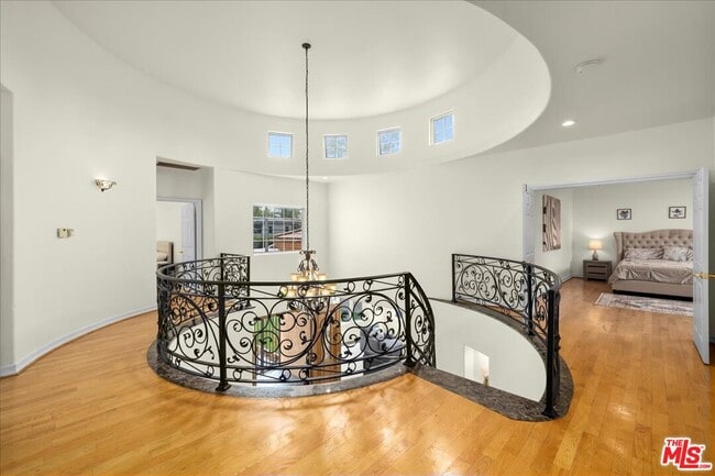 Building Photo - 5029 Lemona Ave