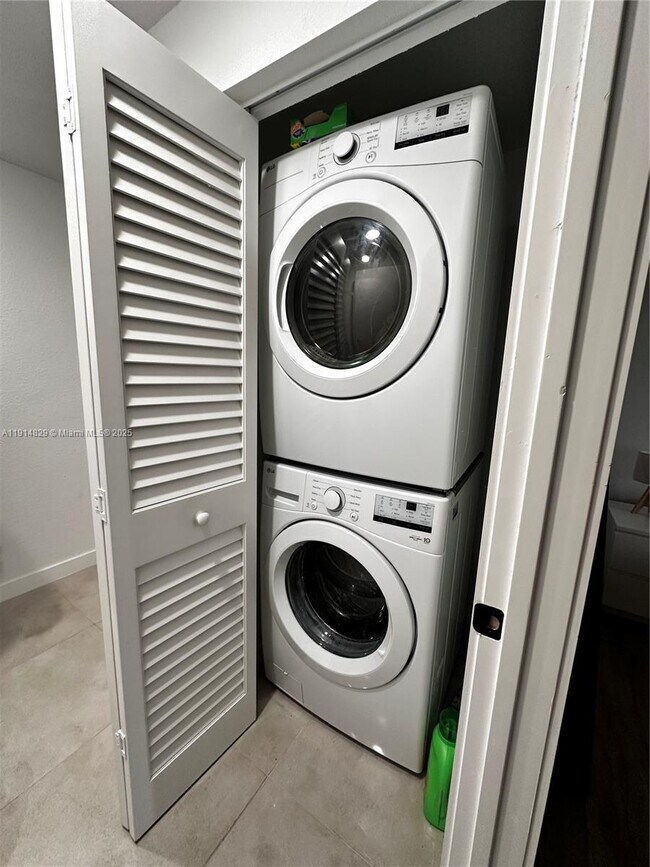 Building Photo - 26119 SW 145th ct