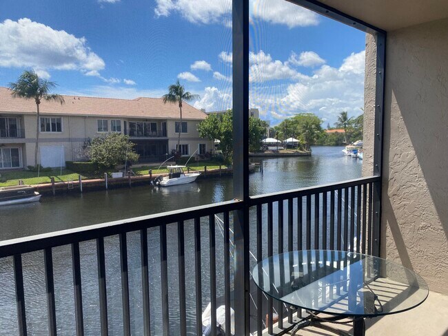 Building Photo - 1 Royal Palm Way