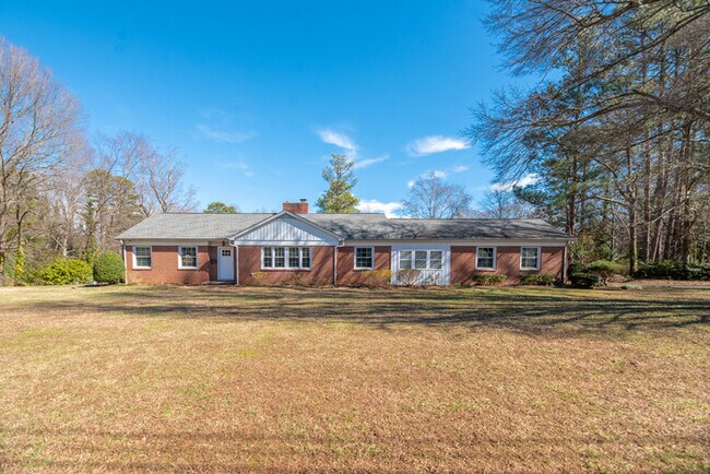 Building Photo - 804 Townsend Ave