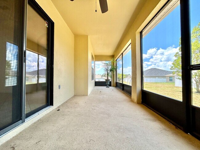 Building Photo - Designed for Living! 4beds, 2baths, attic ...