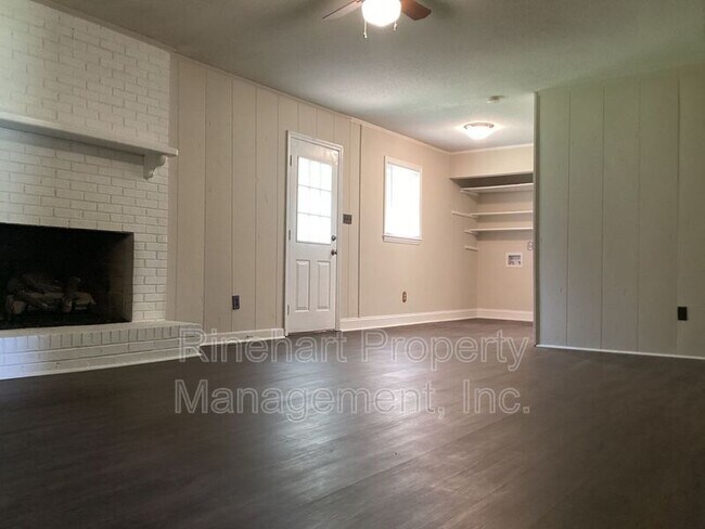 Building Photo - 760 Goudlock Rd