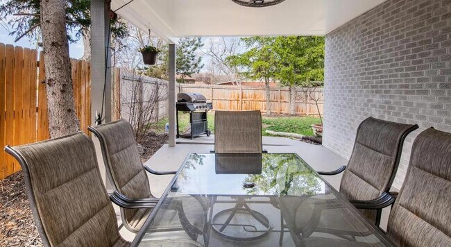 Building Photo - 10490 W Dakota Ave