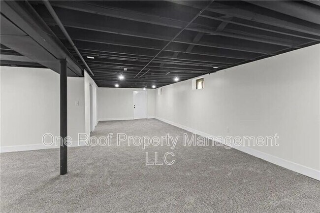 Building Photo - 8105 E 80th Terrace