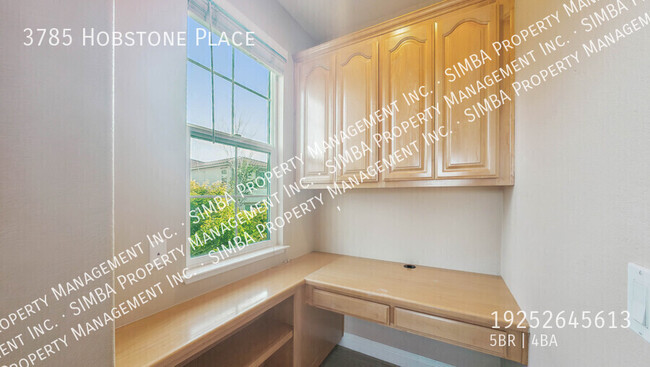 Building Photo - 3785 Hobstone Pl