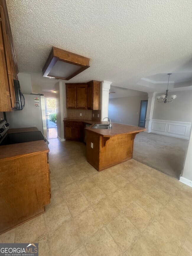 Building Photo - 180 Laurel Oaks Ln