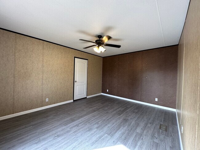 Building Photo - 304 N Foote Ave