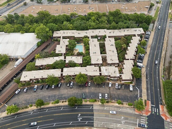 Building Photo - 7801 Shoal Creek Blvd