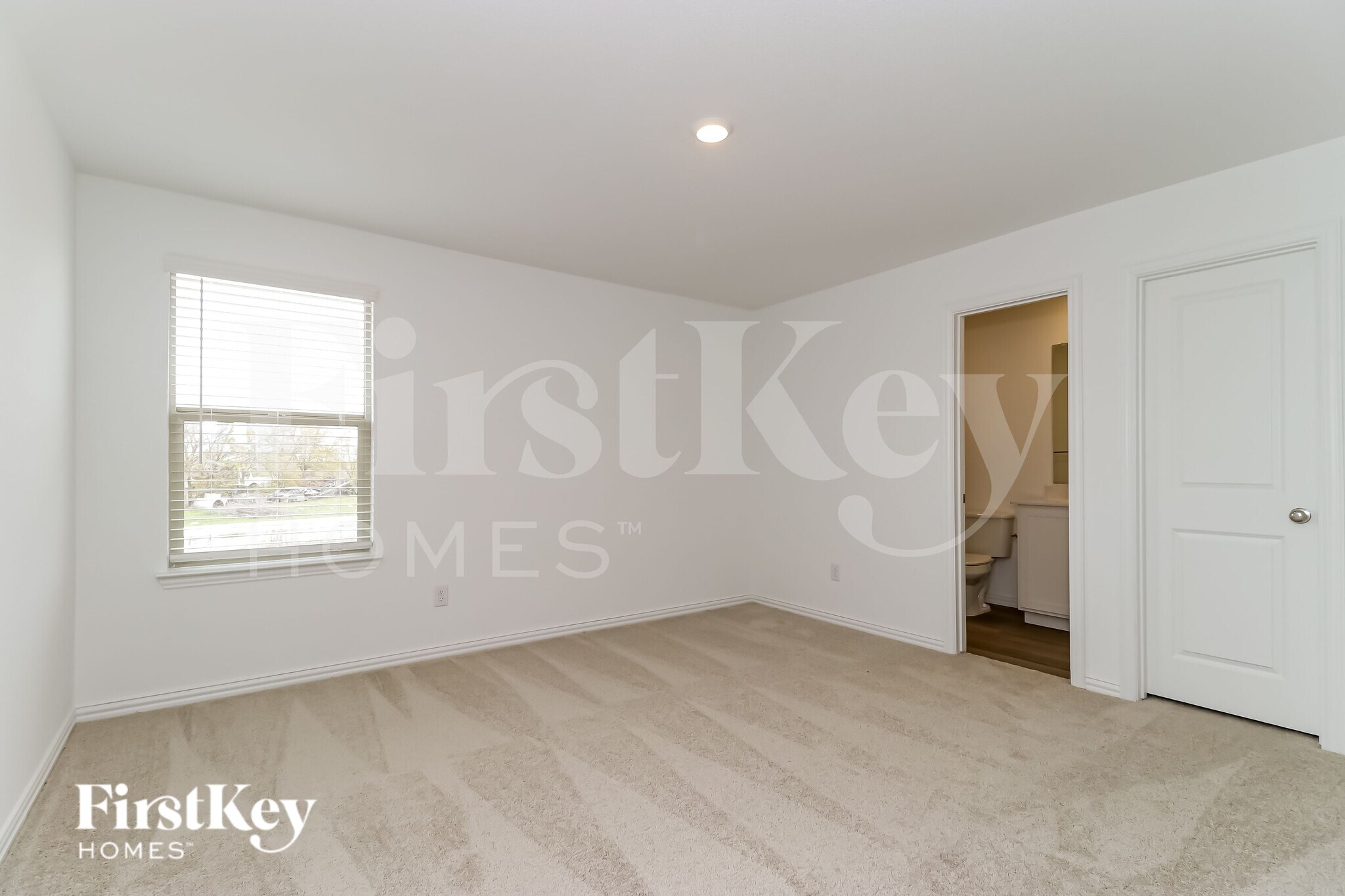 Building Photo - 10113 Elkhorn Dr