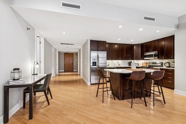 Building Photo - 680 N Lake Shore Dr