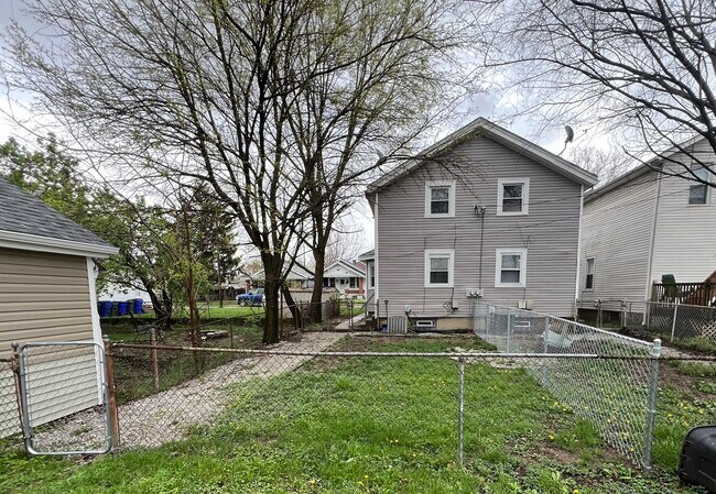 Building Photo - 2641 Noble Ave