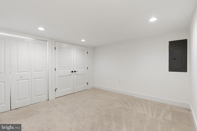 Building Photo - 1711 Lang Pl NE