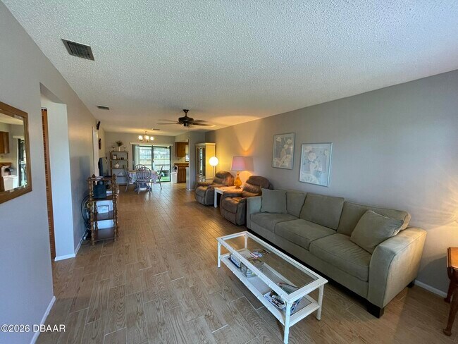 Building Photo - 1000 Egret Ct