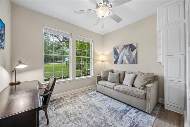 Building Photo - 313 S Flamingo Dr