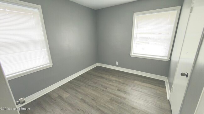 Building Photo - 4148 Hillview Ave