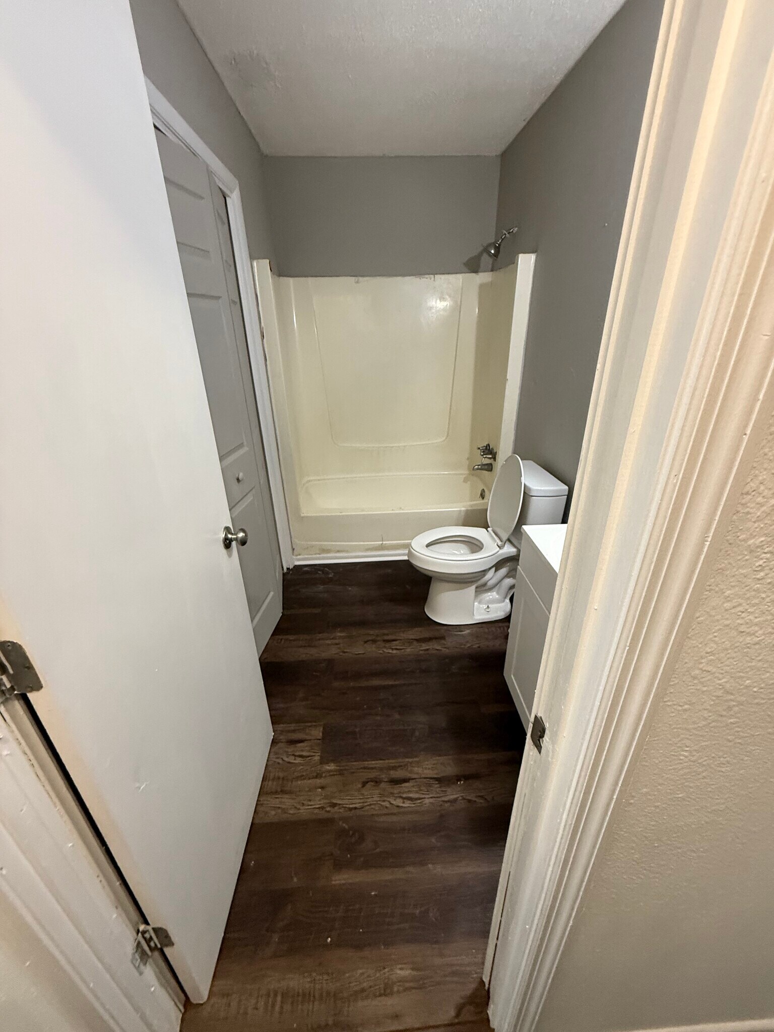 Bathroom - 22235 Hood St