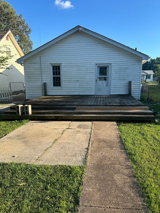 Building Photo - 1107 Markham Ave