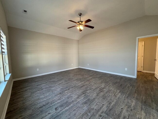 Building Photo - 227 Leste Rd