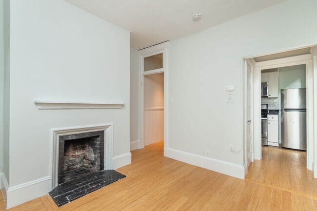 Building Photo - Awesome one bed in Beacon Hill