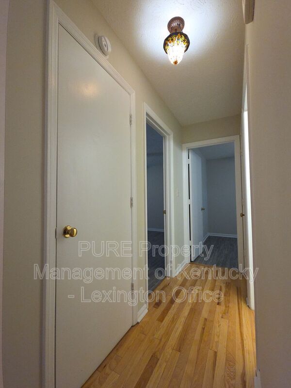 Building Photo - 3432 Warwick Ct