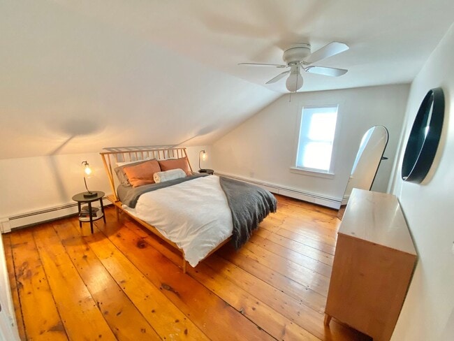 Building Photo - 3 Bedroom House Colchester Available 8/15