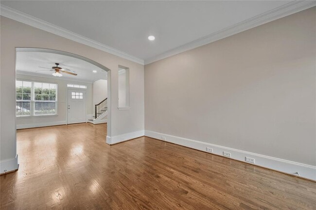 Building Photo - 1747 Aden Dr