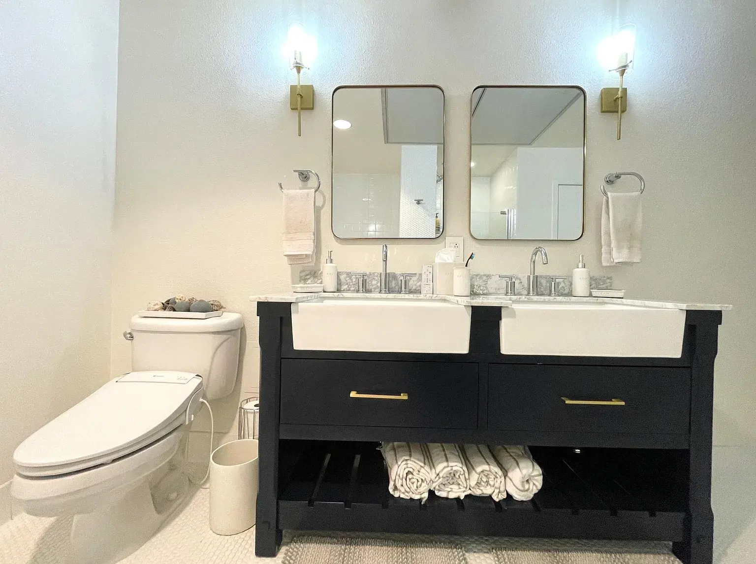 Primary toilet and double vanity - 835 Locust Ave