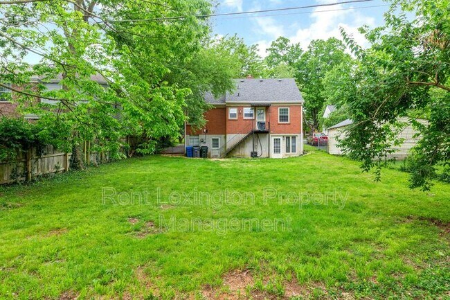 Building Photo - 657 Montclair Dr