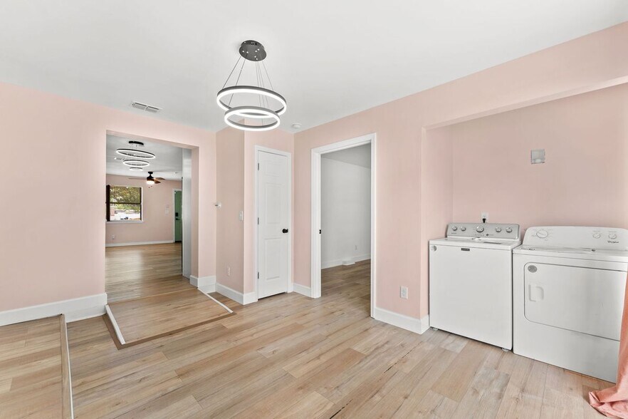 Building Photo - 5217 Witby Ave