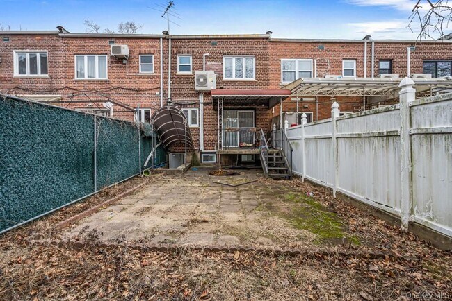 Building Photo - 95-25-95-67 67th Ave