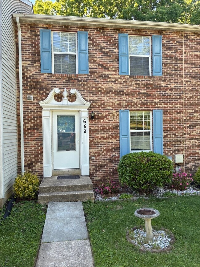 Building Photo - 659 Realm Ct W