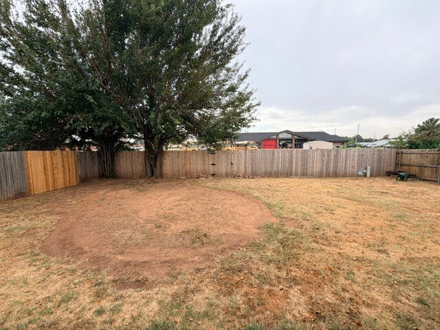 Building Photo - 426 W Pines Way